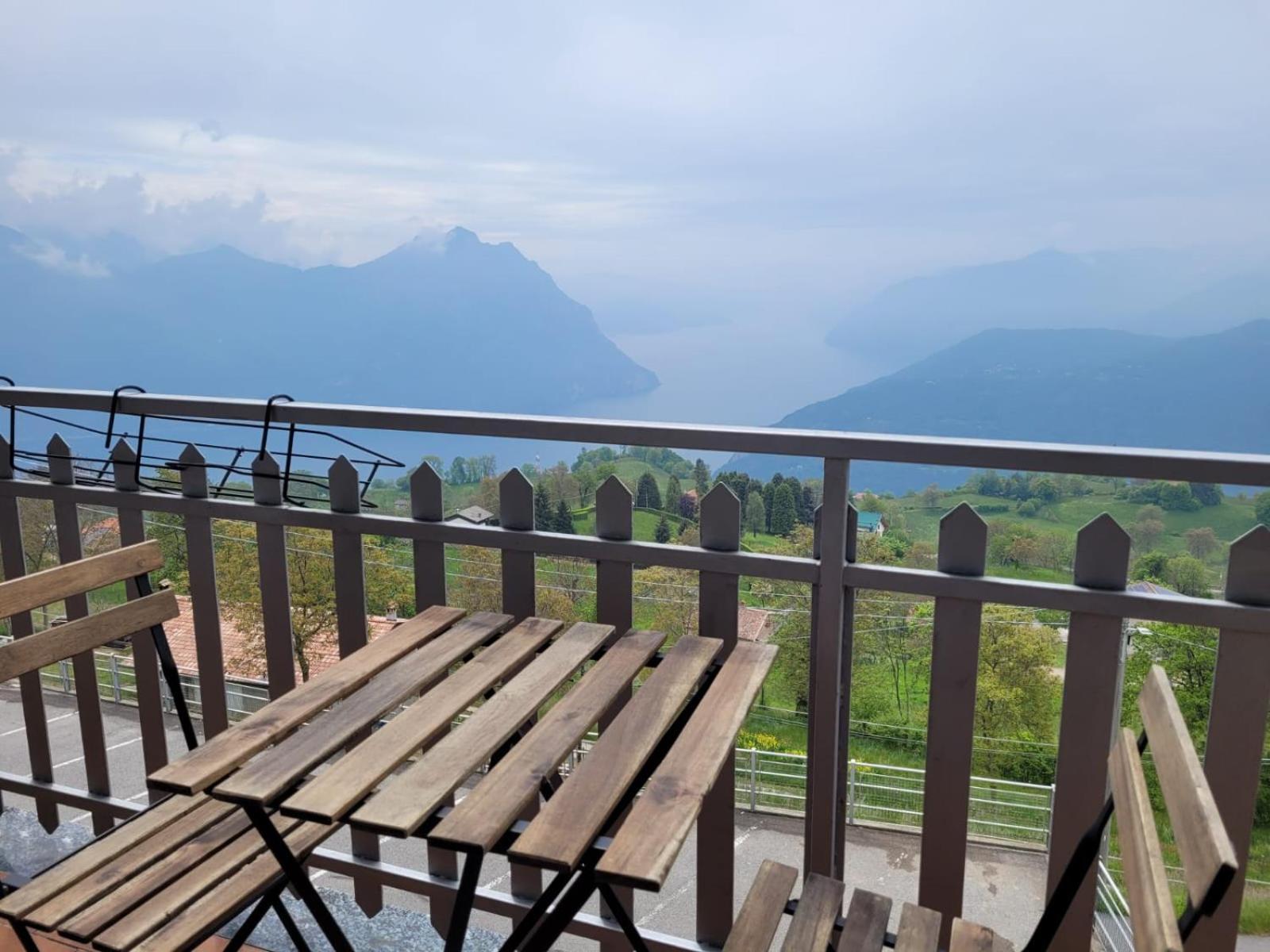 Panorama Verde Lago - Mountain Lake Iseo Hospitality Bossico ภายนอก รูปภาพ